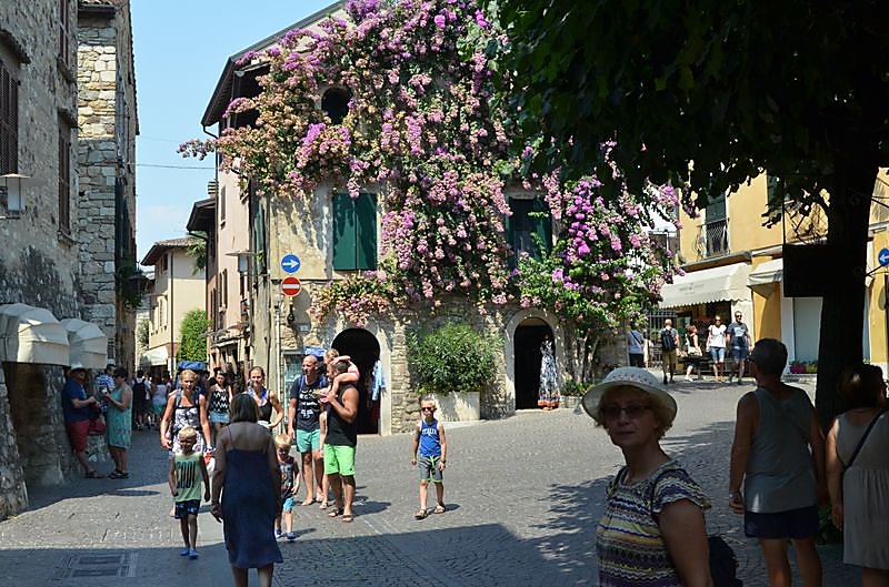 sirmione-place.JPG