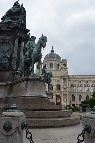 theresien-platz.JPG