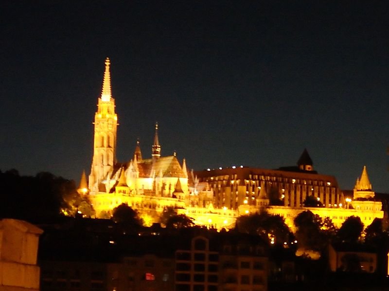 buda-by-night.JPG