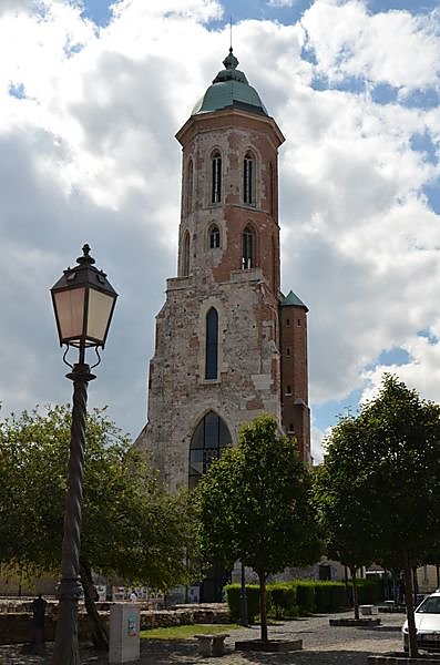 reste-dune-eglise-de-buda-apres-bombardement.JPG